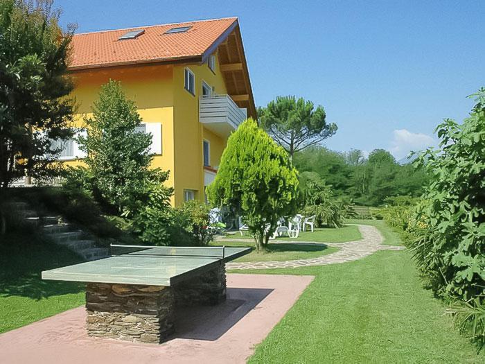 Bellavista A Garten Appartement Mit Pool Colico Bagian luar foto