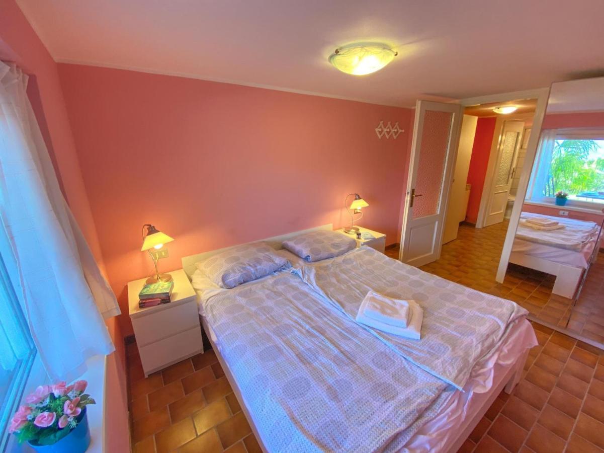 Bellavista A Garten Appartement Mit Pool Colico Bagian luar foto