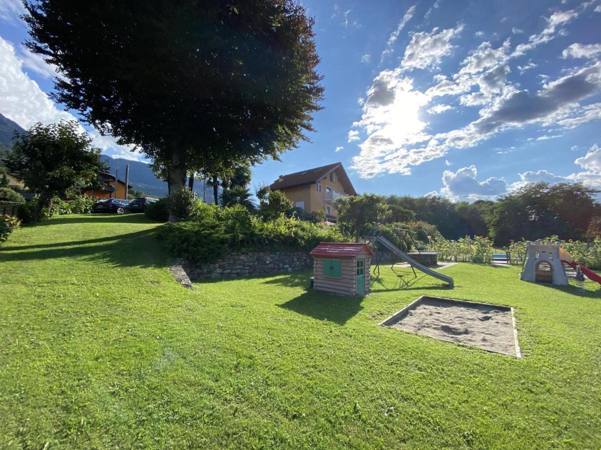 Bellavista A Garten Appartement Mit Pool Colico Bagian luar foto